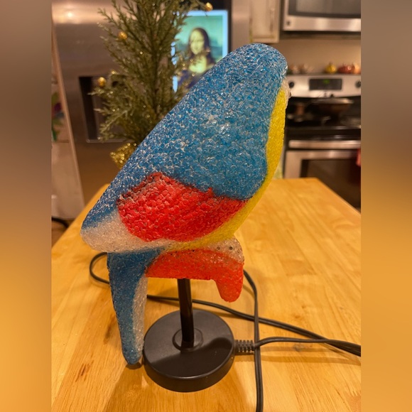 Rare Vintage Popcorn plastic Parrot lamp on a metal stand Lovely accent lamp - Picture 15 of 16